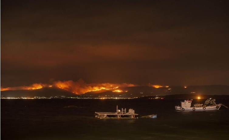 Activos cuatro incendios en Galicia con más de 2.000 hectáreas ...